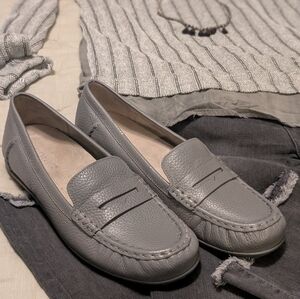 NWOT-Vionic Grey Loafers Size 11